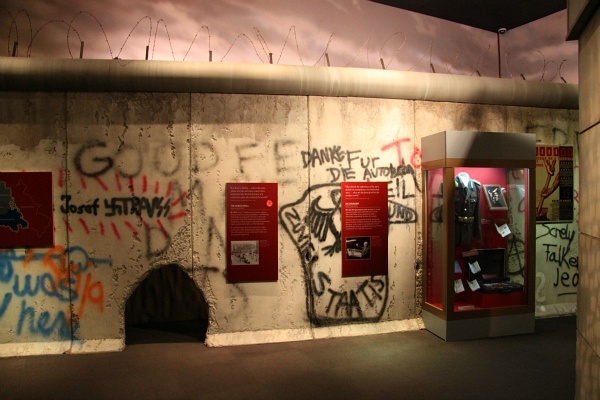 Ronald Reagan Presidential Library Berlin Wall Kids