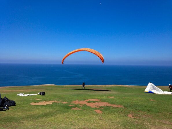 Fantastic views at the Torrey Pines Gliderport in La Jolla behind a glider getting ready to take off.