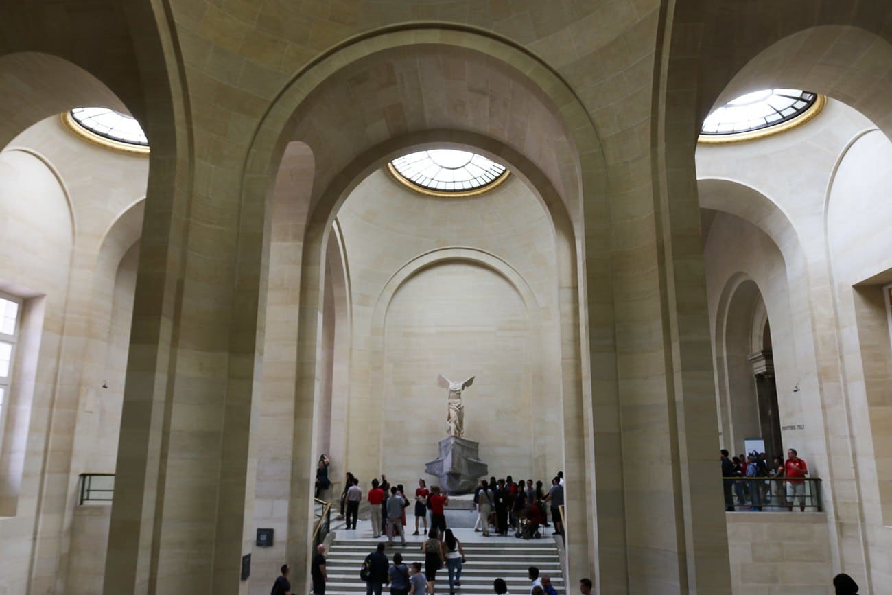 winged victory samothrace louvre