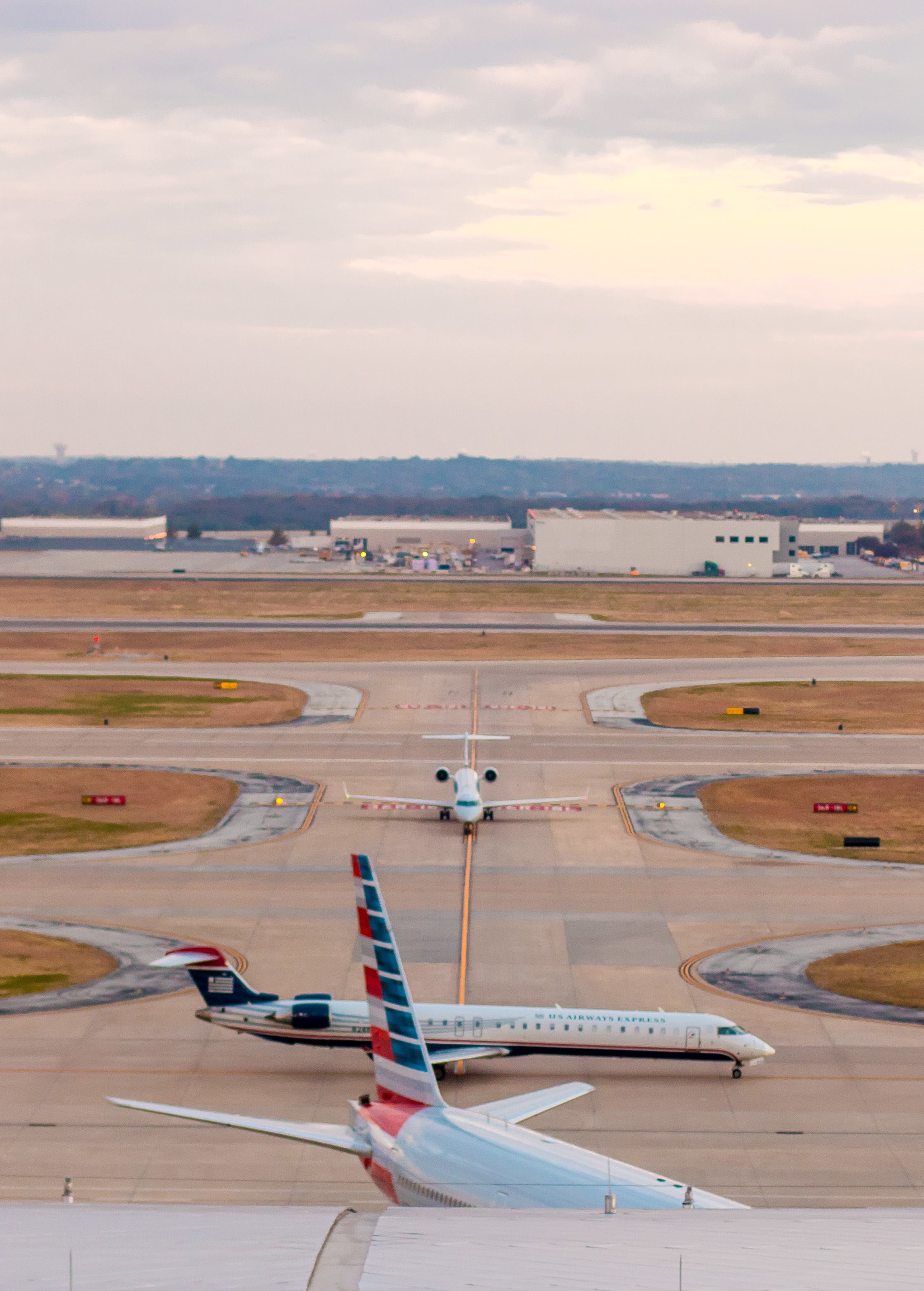 Planes as seen from a runway room at Grand Hyatt DFW, a great Dallas airport hotel.