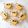 Looking for a healthy Halloween snack for kids? Try these easy spider crackers.
