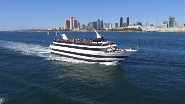 Take a Flagship harbour cruise around the San Diego Bay.