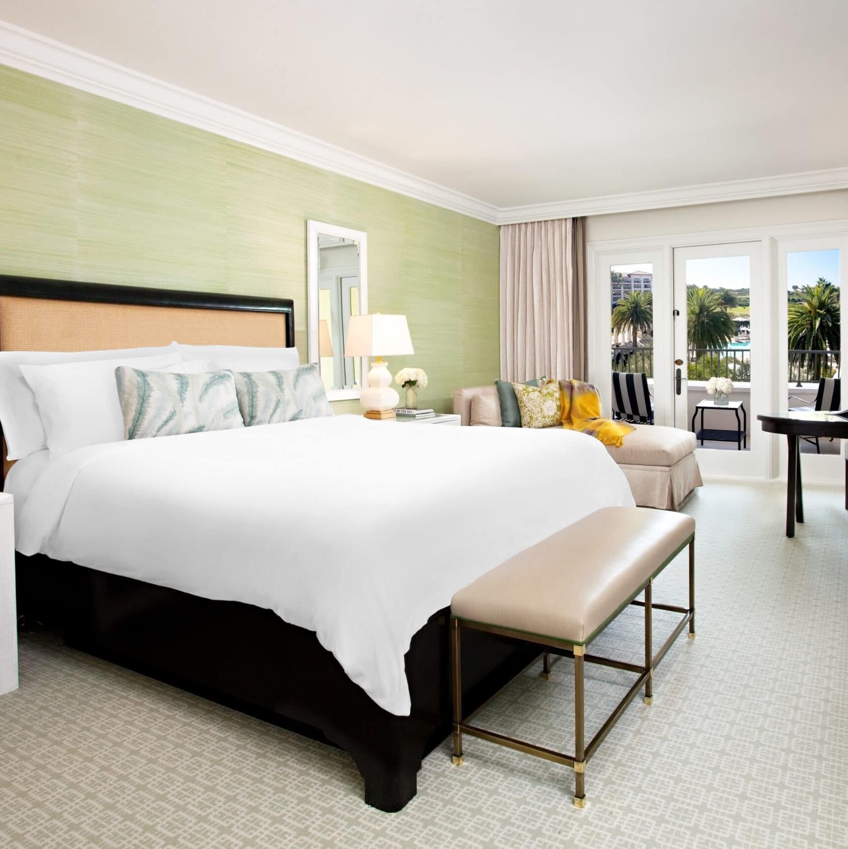 Signature King guest room interior.