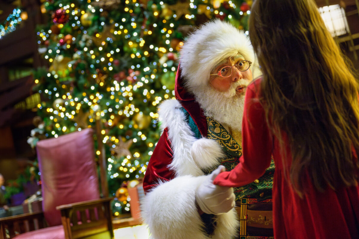 Holidays at the Disneyland Resort &ndash; Santa Claus