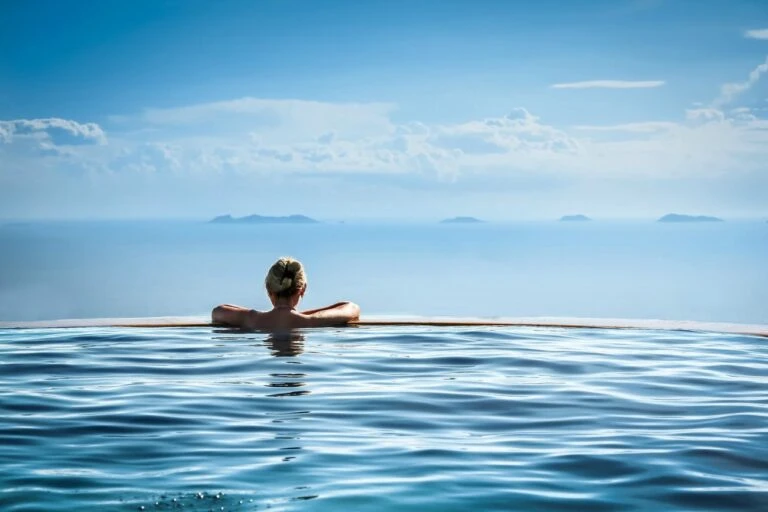 Learn the best products for taking care of skin during long haul flights.