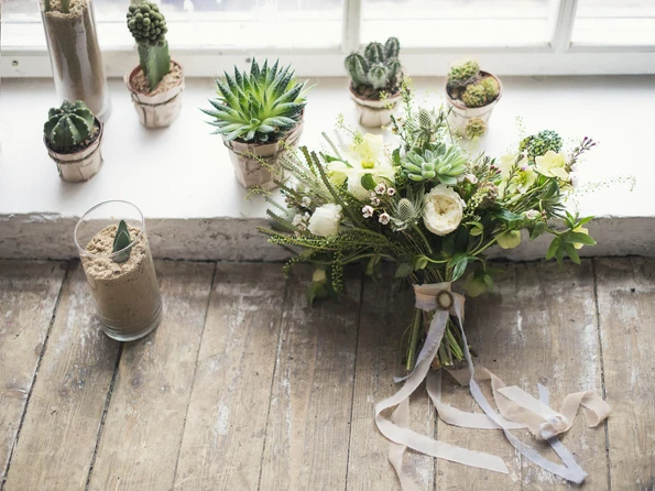 How to make a succulent bouquet for a vase or wedding.