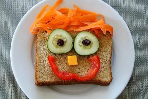 Kids Lunches Happy Sandwich