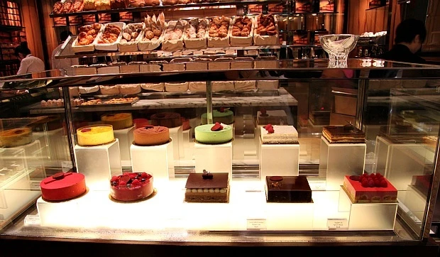Mandarin Oriental Hong Kong Cake Shop