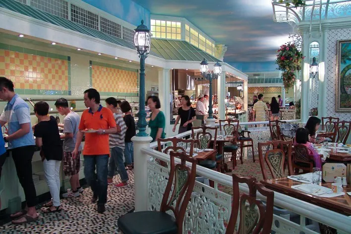 Hong Kong Disneyland Character Dining at Disneyland Hotel Enchanted Garden Restaurant