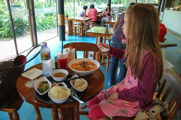 Singapore with Kids- Jurong Bird Park Dining
