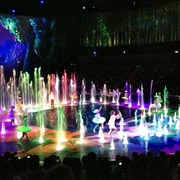 Things to do in Macau with kids-House of Dancing Water