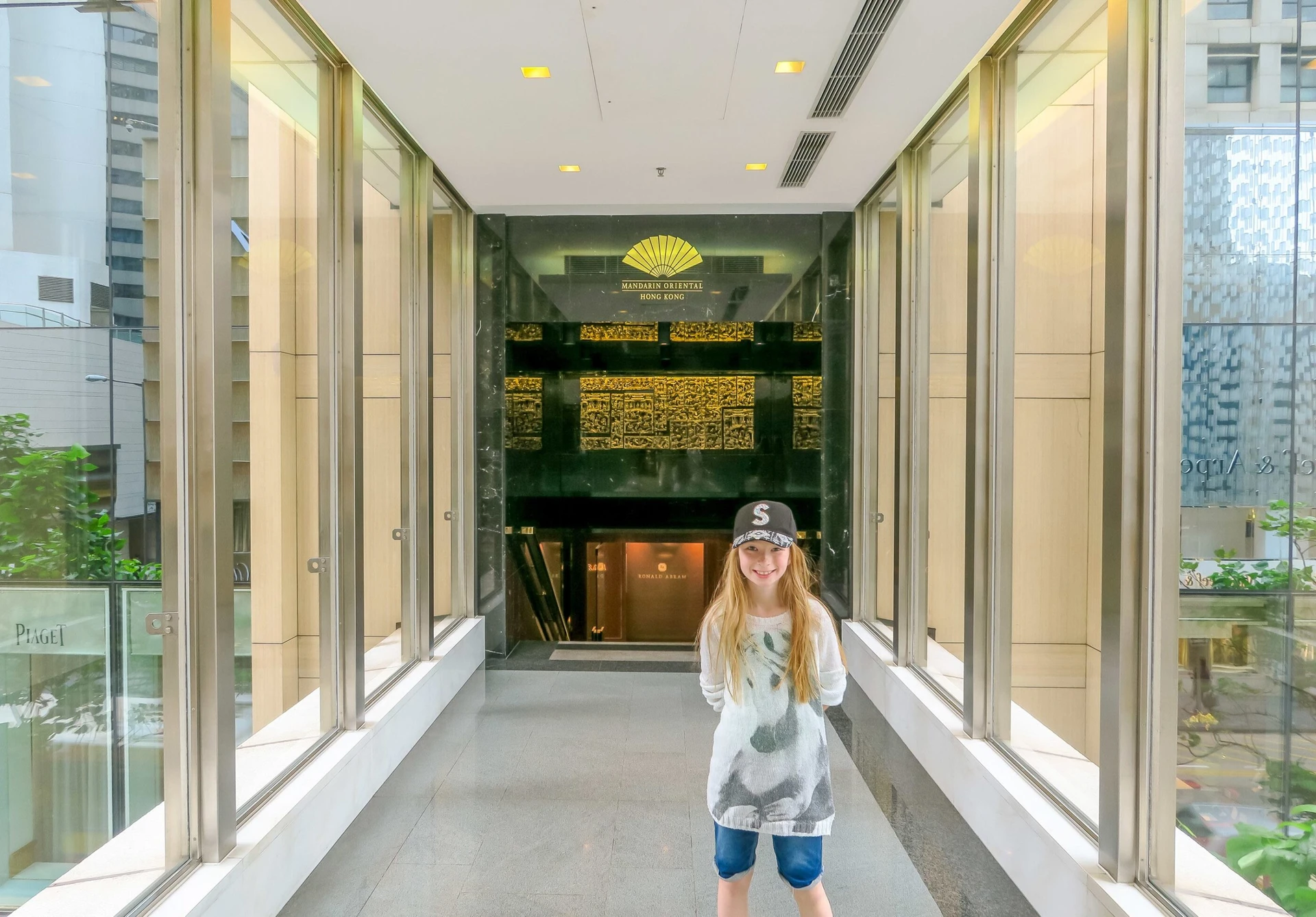 See why Mandarin Oriental, Hong Kong is one of the best Hong Kong family hotels for those who enjoy luxury.