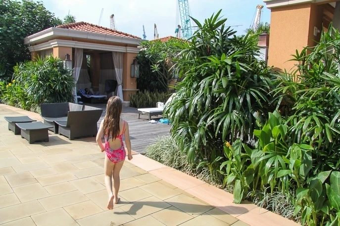 Four Seasons Hotel Macau with kids - swimming pools