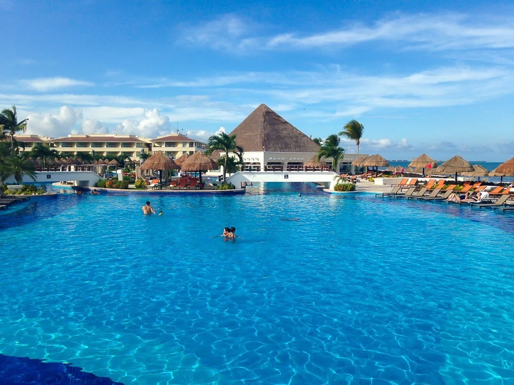 Moon resort in cancun 