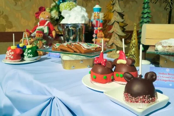 Disneyland's holiday desserts