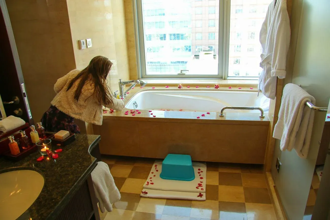 A spa bath drawn by Four Seasons Hotel Beijing