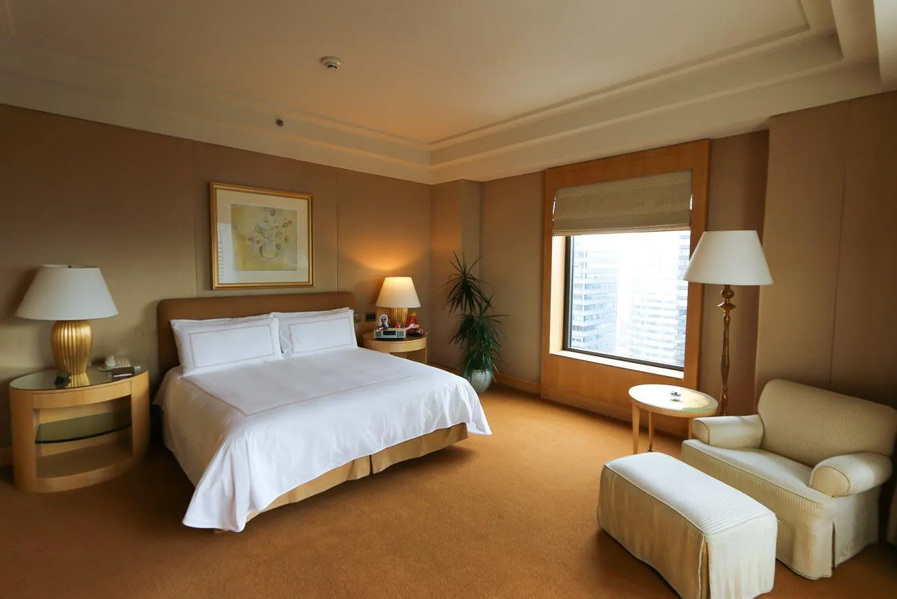 Four Seasons Hotel New York City room