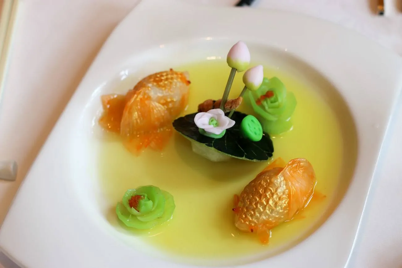 Hong Kong Disneyland dim sum goldfish