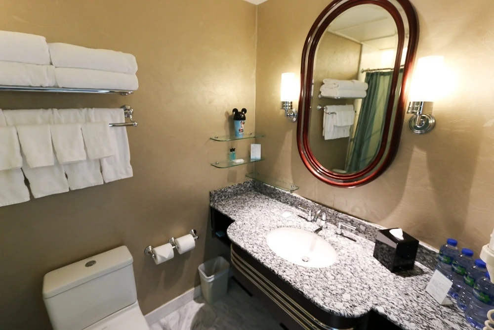 Bathroom at Disney's Hollywood Hotel in Hong Kong