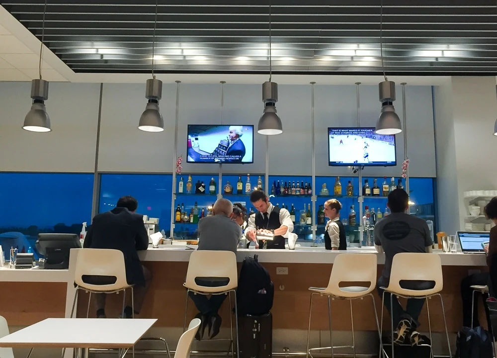 The new Airspace Lounge replaces the Admirals Club at San Diego International Airport. We love the new improvements!