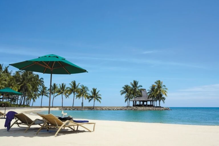Shangri-la's Tanjung Aru Resort and Spa is an amazing luxury resort in Kota Kinabalu, Malaysian Borneo.