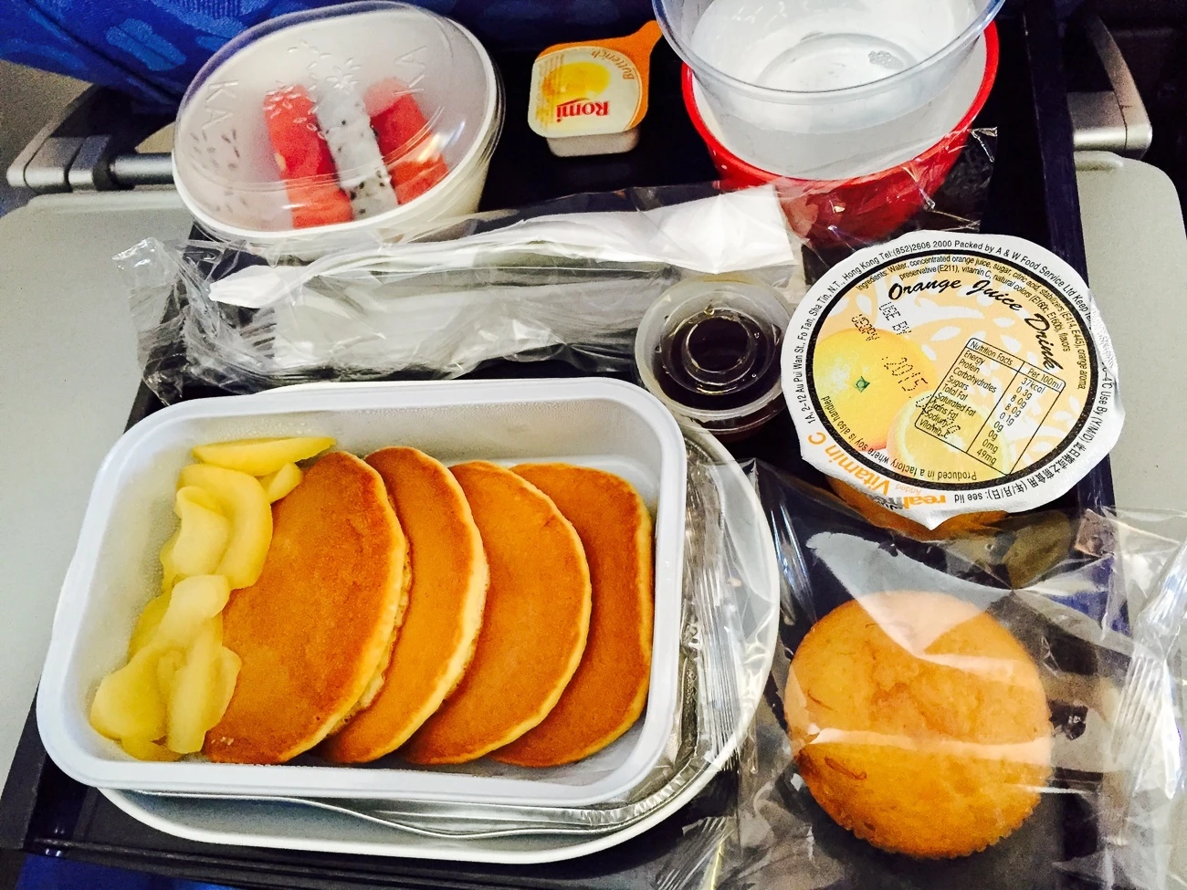 A children's meal on a Dragonair short haul flight between Hong Kong and Kota Kinabalu