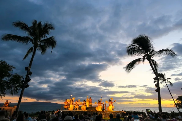 The Te Au Moana performs beachside at the Wailea Marriott, about 10 minutes walk from Four Seasons.