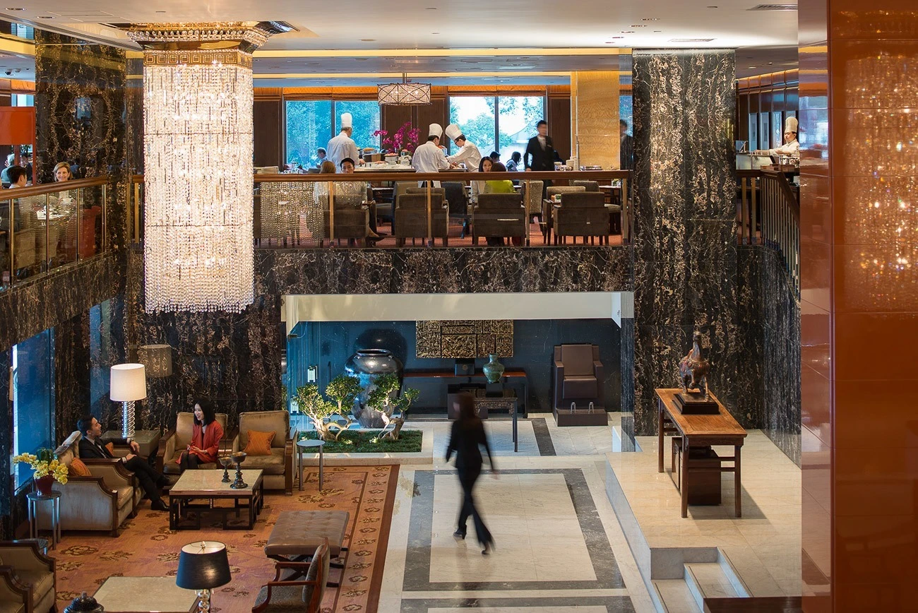 A view of the Clipper Lounge as seen from the lobby at Mandarin Oriental, Hong Kong