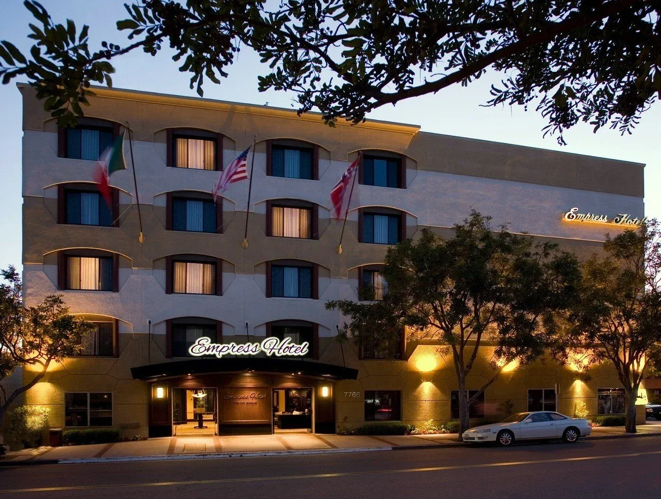 The Empress Hotel La Jolla boasts an awesome location, one of La Jolla's best restaurants and nice rooms at a reasonable price.
