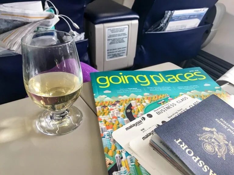 Take a peek inside of a Malaysia Airlines 737 regional business class flight from Taipei to Kota Kinabalu.