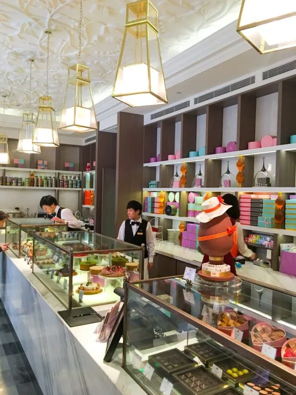 The beautiful Mandarin Cake Shop at Mandarin Oriental, Taipei