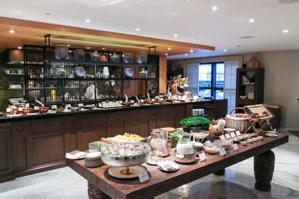 Breakfast buffet at Mandarin Oriental, Taipei's Oriental Lounge