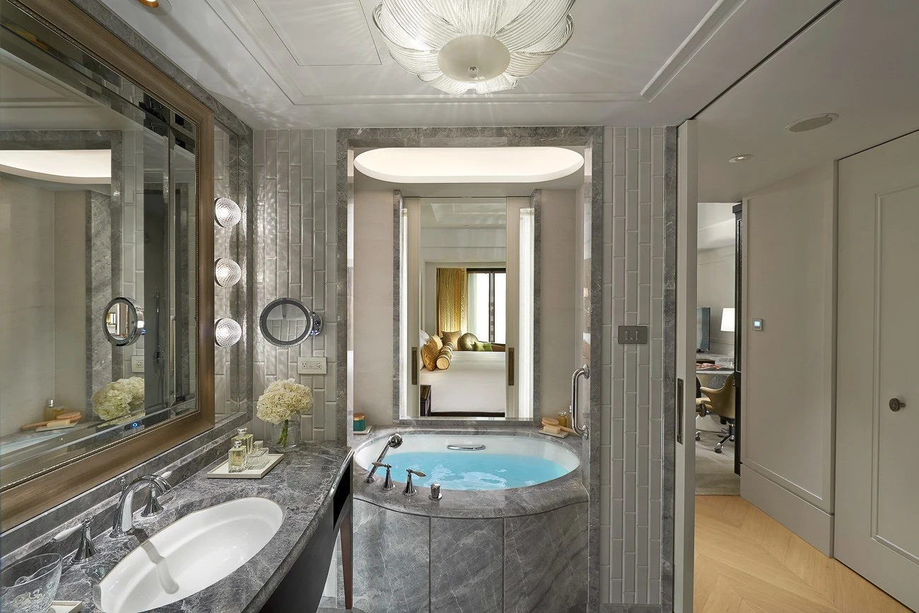 The gorgeous marble bathroom at Mandarin Oriental, Taipei