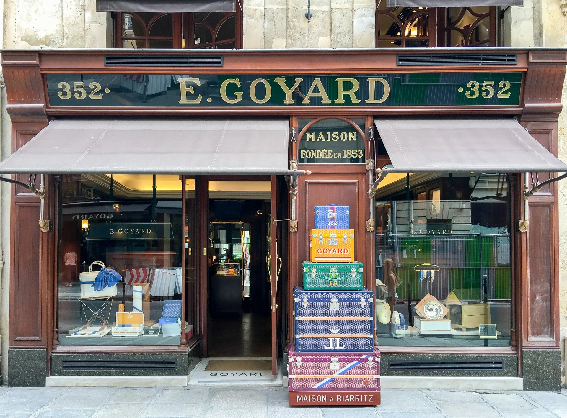 It was over 40% cheaper for me to buy a Goyard handbag in Paris. Here is a breakdown by the numbers.