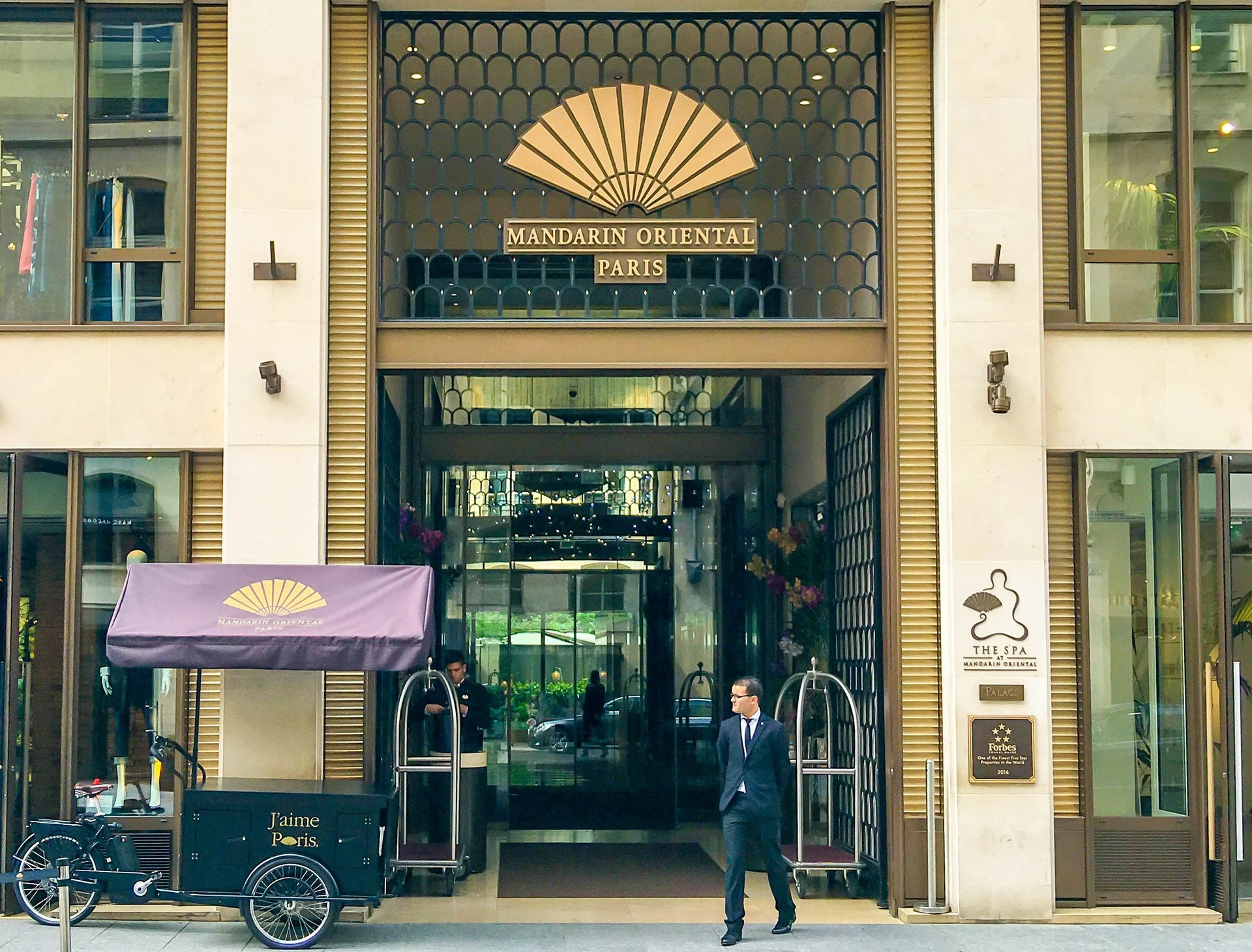 Why Mandarin Oriental is the best luxury Paris hotel.