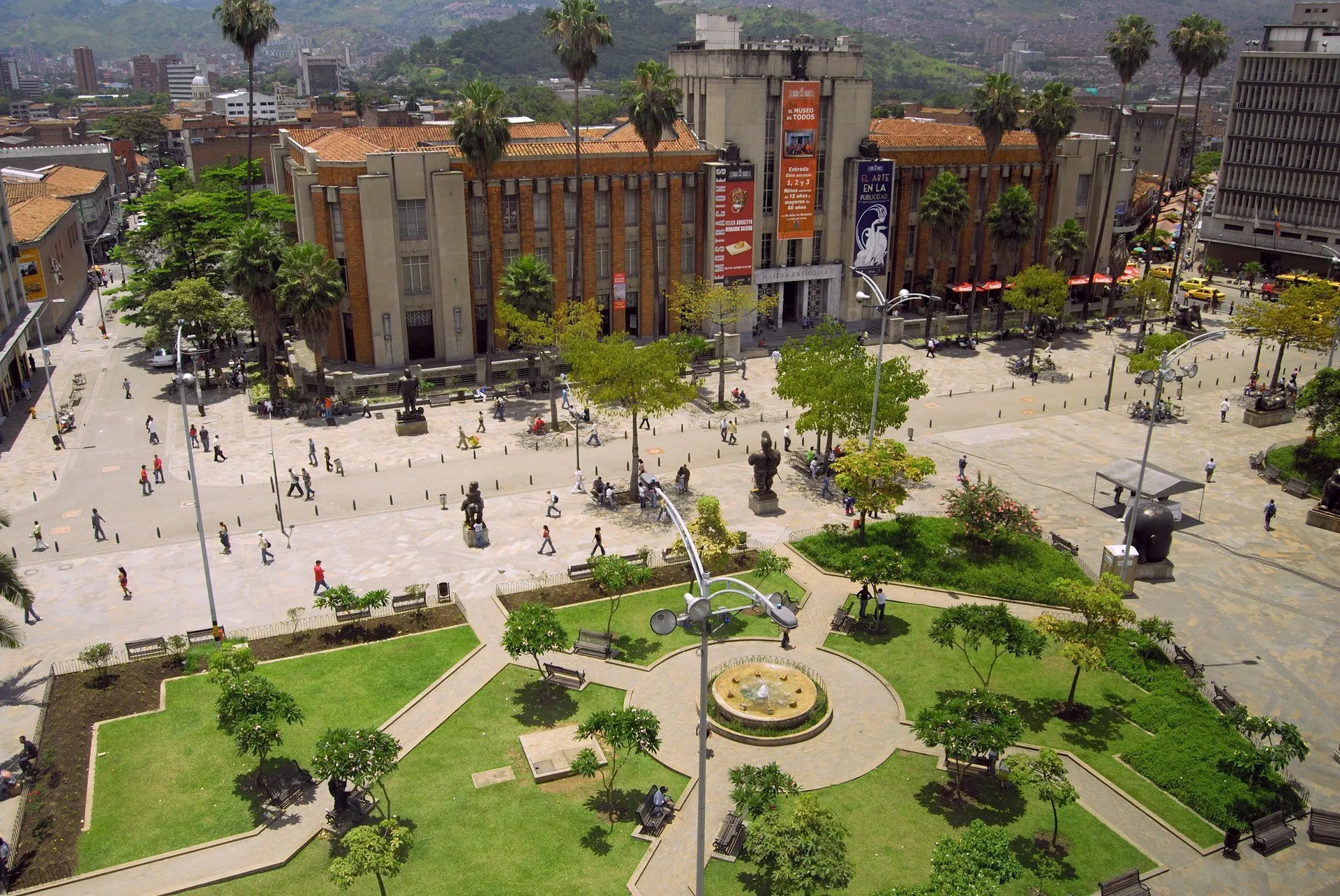 The Museo de Antioquia is free during the Christmas season in Medell&iacute;n, Colombia.