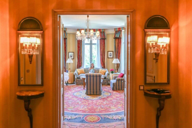 A review of the iconic Hotel Ritz Madrid, one of the best luxury hotels in the city with an unbeatable location.