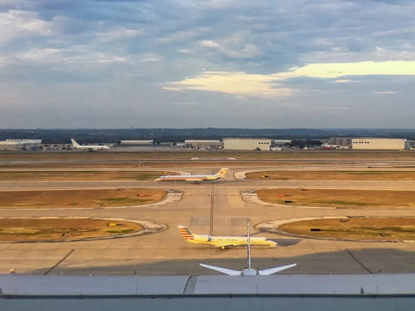 Planes as seen from a runway room at Grand Hyatt DFW, a great Dallas airport hotel.