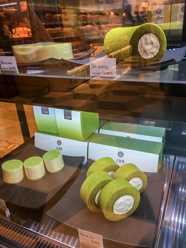 A roll cake in Shinsegae department store in Seoul. Roll cakes are must-eat desserts in Asia.