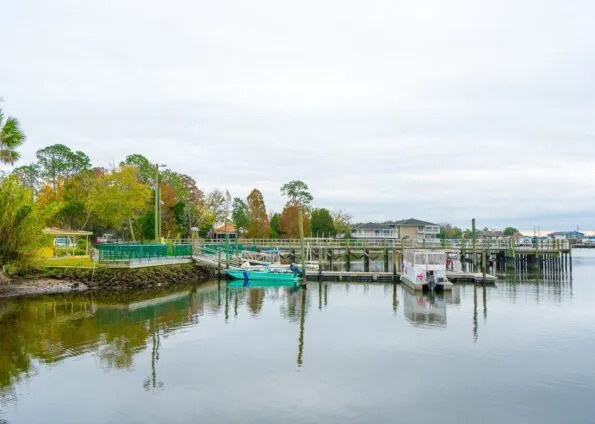 Boats near The Crab Plant market and restaurant in Crystal River, Florida.