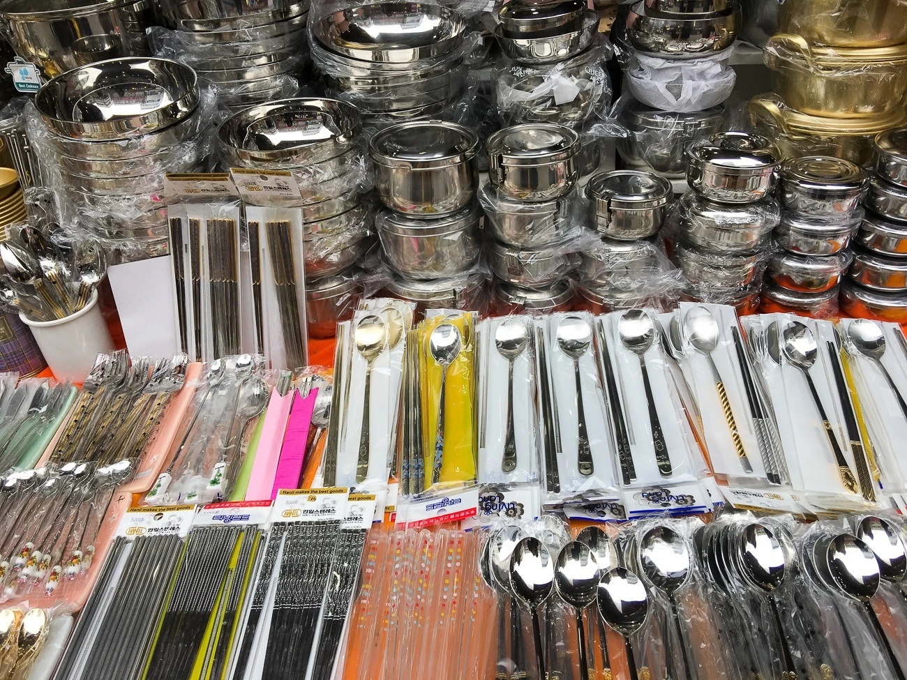Find sujeo (Korean-style chopsticks and spoons) at Namdaemun Market in Seoul's Myeongdong shopping neighborhood.