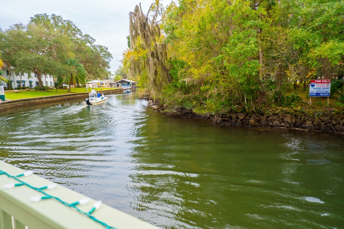 Boats along the canals near the The Plantation on Crystal River.