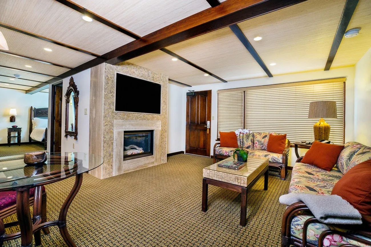 A Balinese inspired living room at Pantai Inn, one of the hotels with kitchens in San Diego.