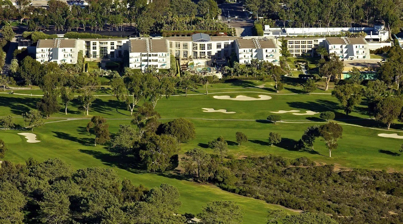 Hilton La Jolla Torrey Pines is located on the famous golf course.