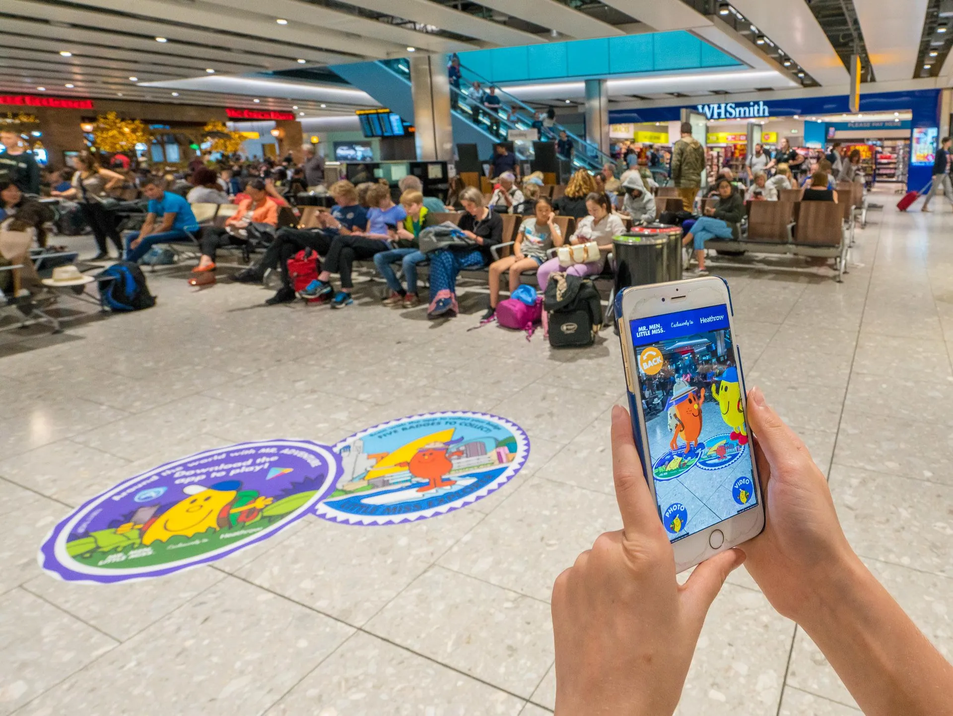 Things to do at Heathrow Airport in London with kids.