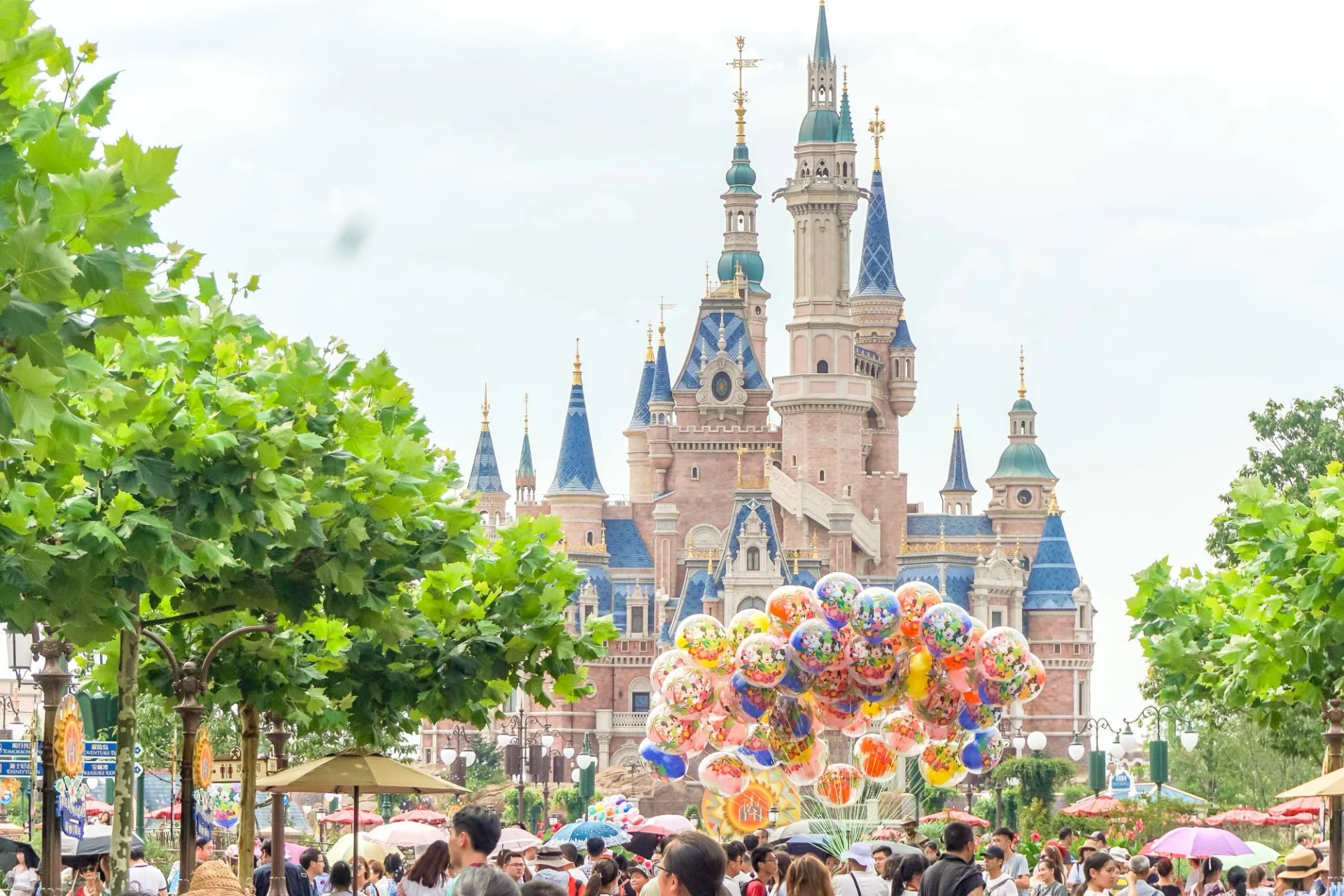 Tips for visiting Shanghai Disneyland in China.