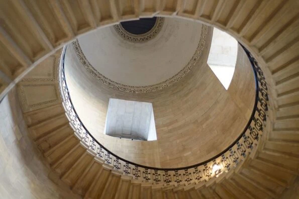 St. Paul's Cathedral staircase appears as the Divination Stairwell in 