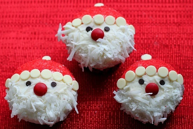 Easy Santa Claus Cupcakes