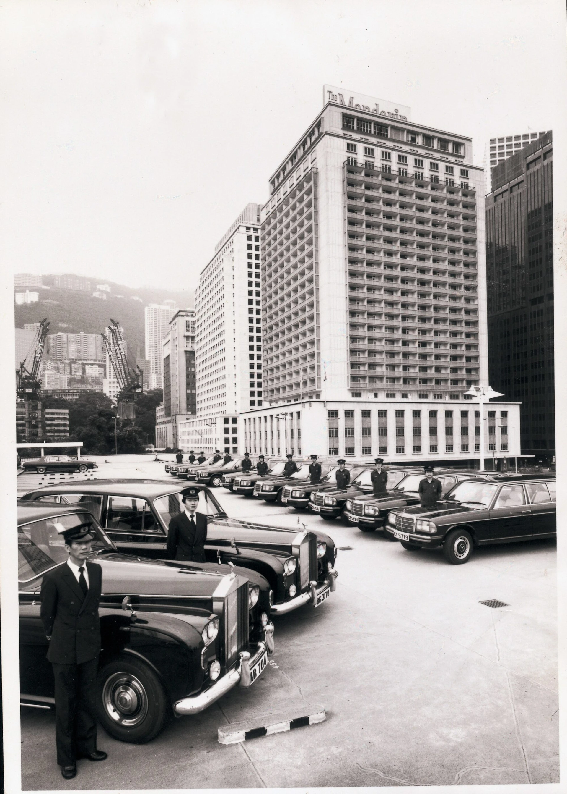 Cars and chauffeurs before The Mandarin (now Mandarin Oriental, Hong Kong) in the 1970s