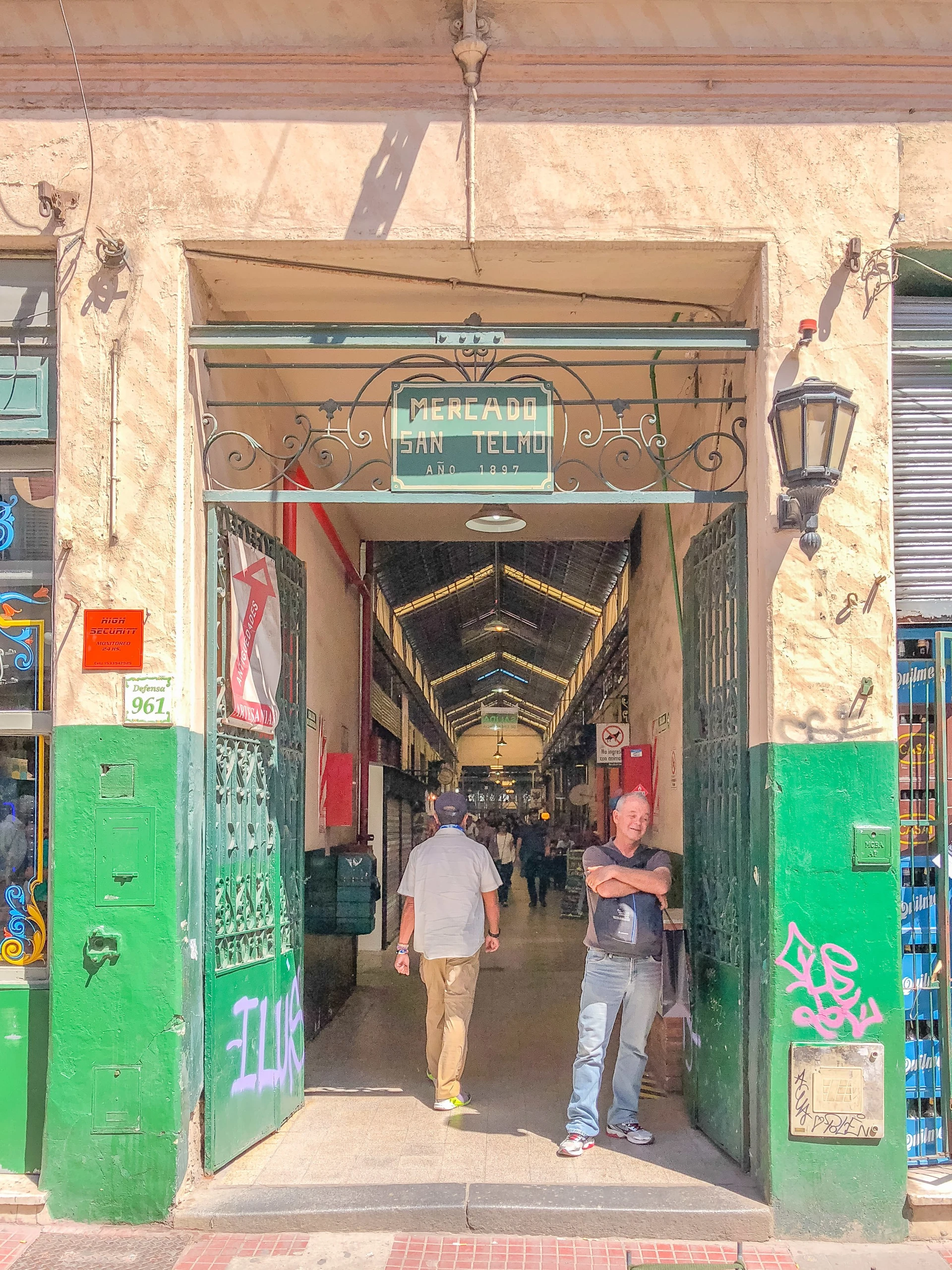 Mercado de San Telmo opened in 1897 and occupies a full city block. Inside, vendors sell produce, meat and antiques.